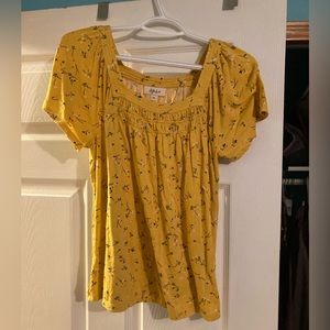 Medium Style&Co. Yellow flowered square neck tshirt